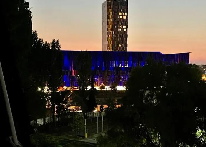 Stadium Apartment25